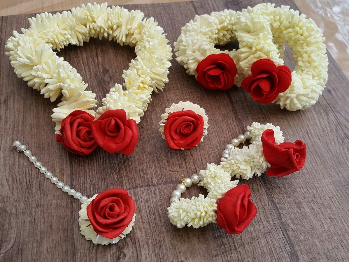 Flowers Gajra & Jewellery